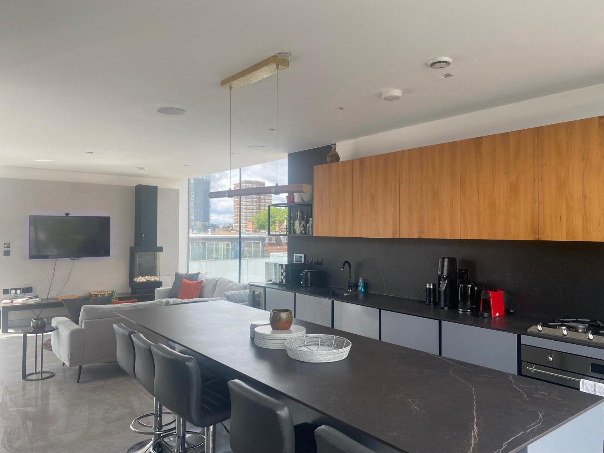 Shoreditch 3 Bed 2 Bath Large Terrace & Park View *