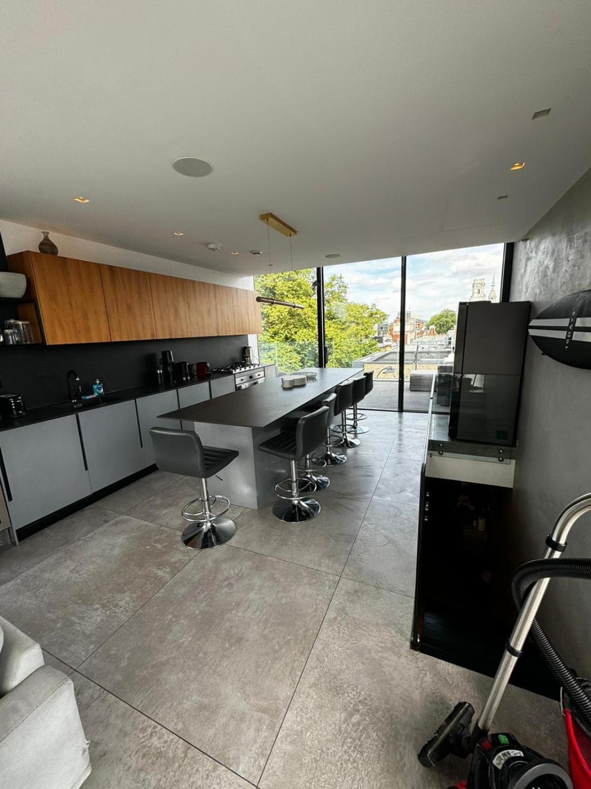 Shoreditch 3 Bed 2 Bath Large Terrace & Park View *