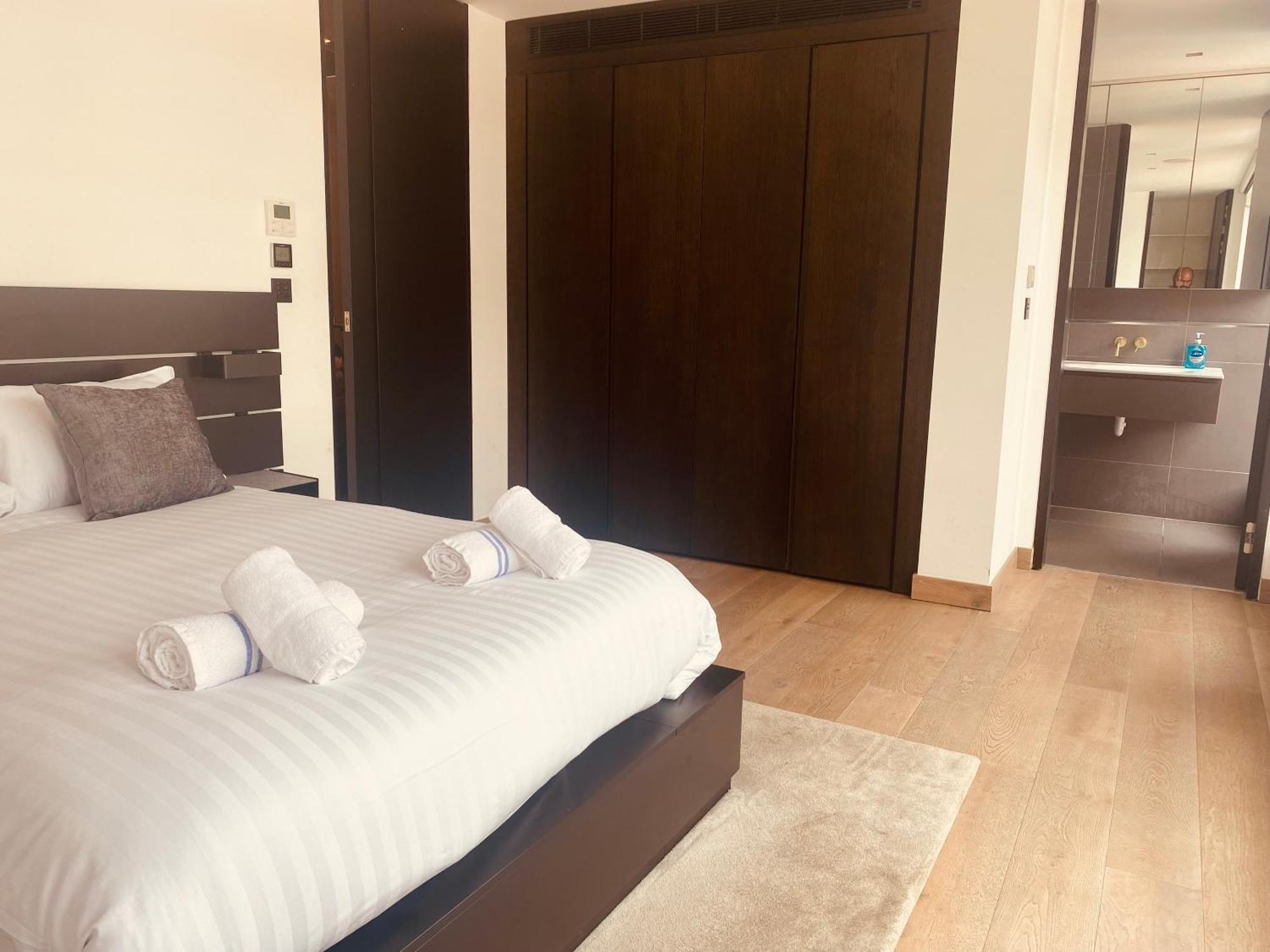 Shoreditch 3 Bed 2 Bath Large Terrace & Park View * Londra