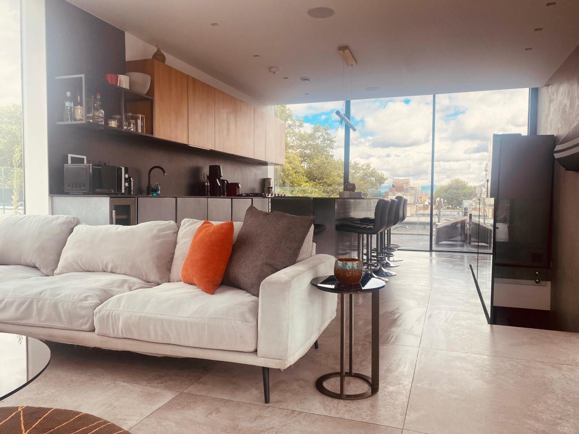 Shoreditch 3 Bed 2 Bath Large Terrace & Park View