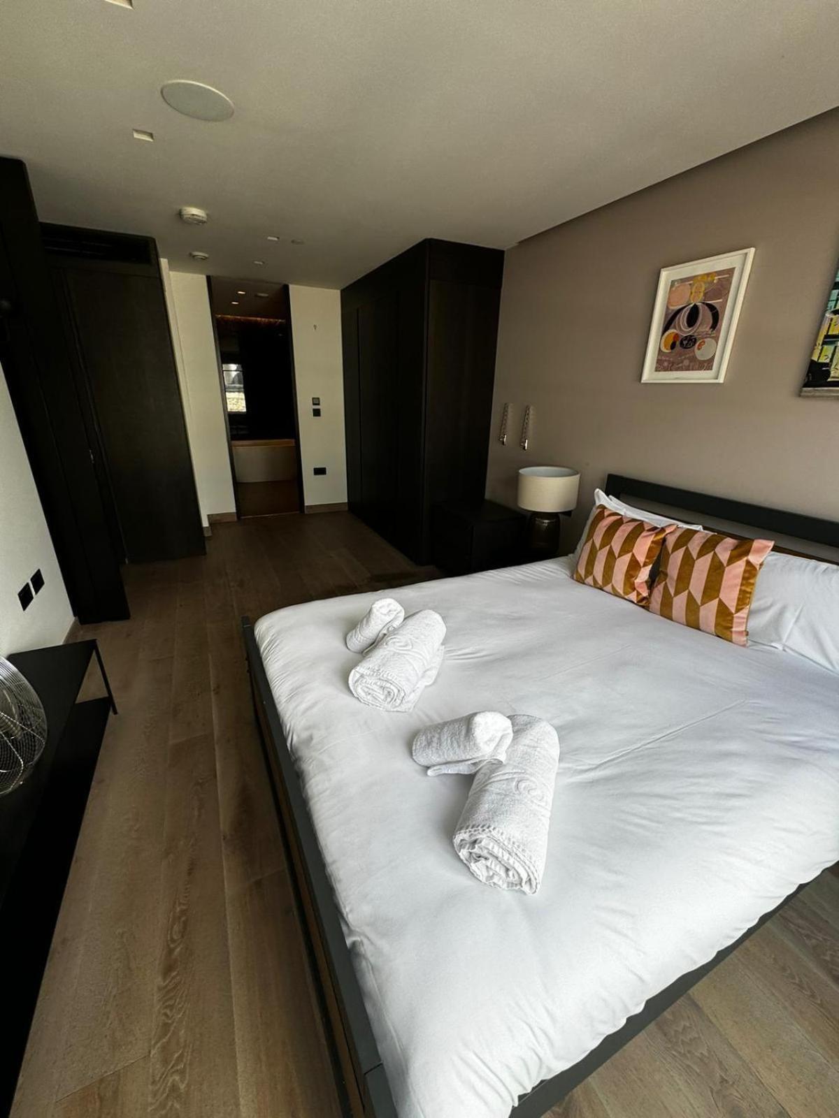 Shoreditch 3 Bed 2 Bath Large Terrace & Park View Londra